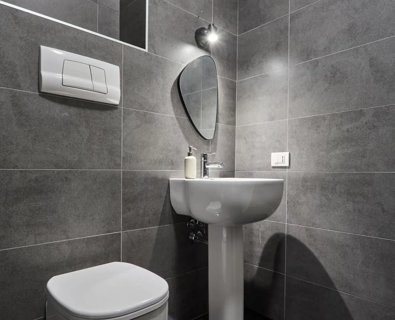 Deluxe Navigli Apartment Milan