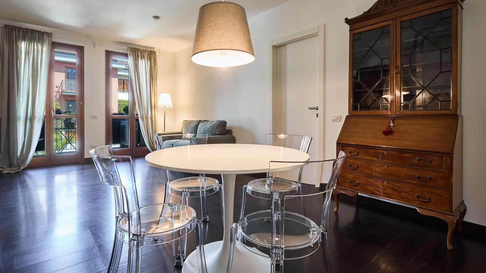 Deluxe Navigli Apartment Milan