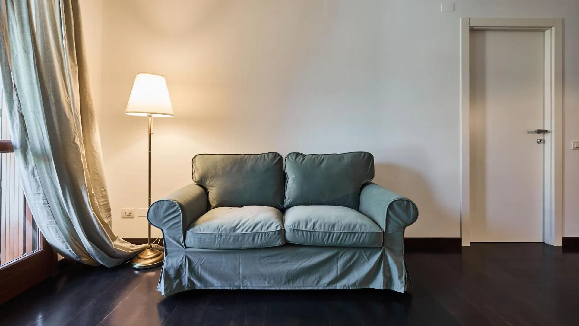 Deluxe Navigli Apartment Milan